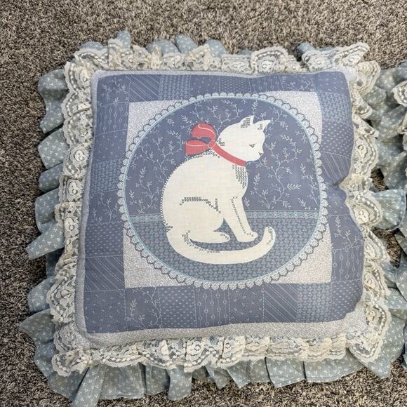 Vintage Set of 2 Cat Pillows w/Lace Country Blue Ruffle Trim Handmade - Picture 2 of 6